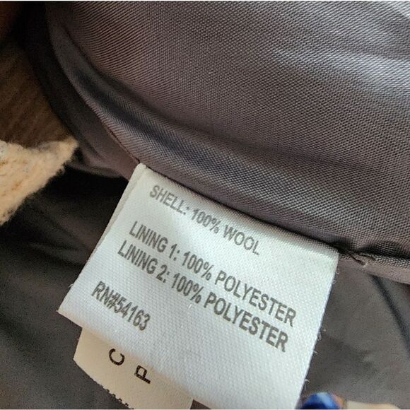 Calvin Klein - Picture 5 of 8